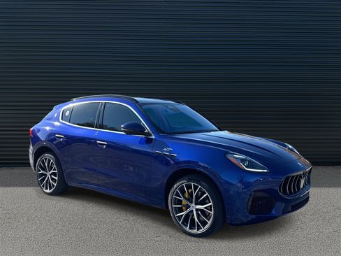 Used 2023 Maserati Grecale GT image 3
