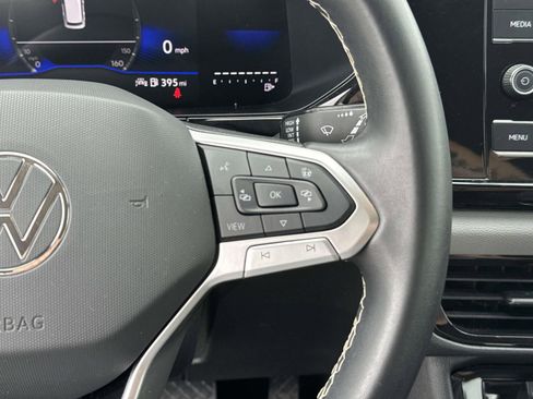Used 2024 Volkswagen Taos SE FWD image 23