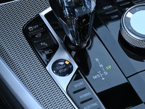 Certified 2023 BMW X5 xDrive45e w/ Executive Package image 21