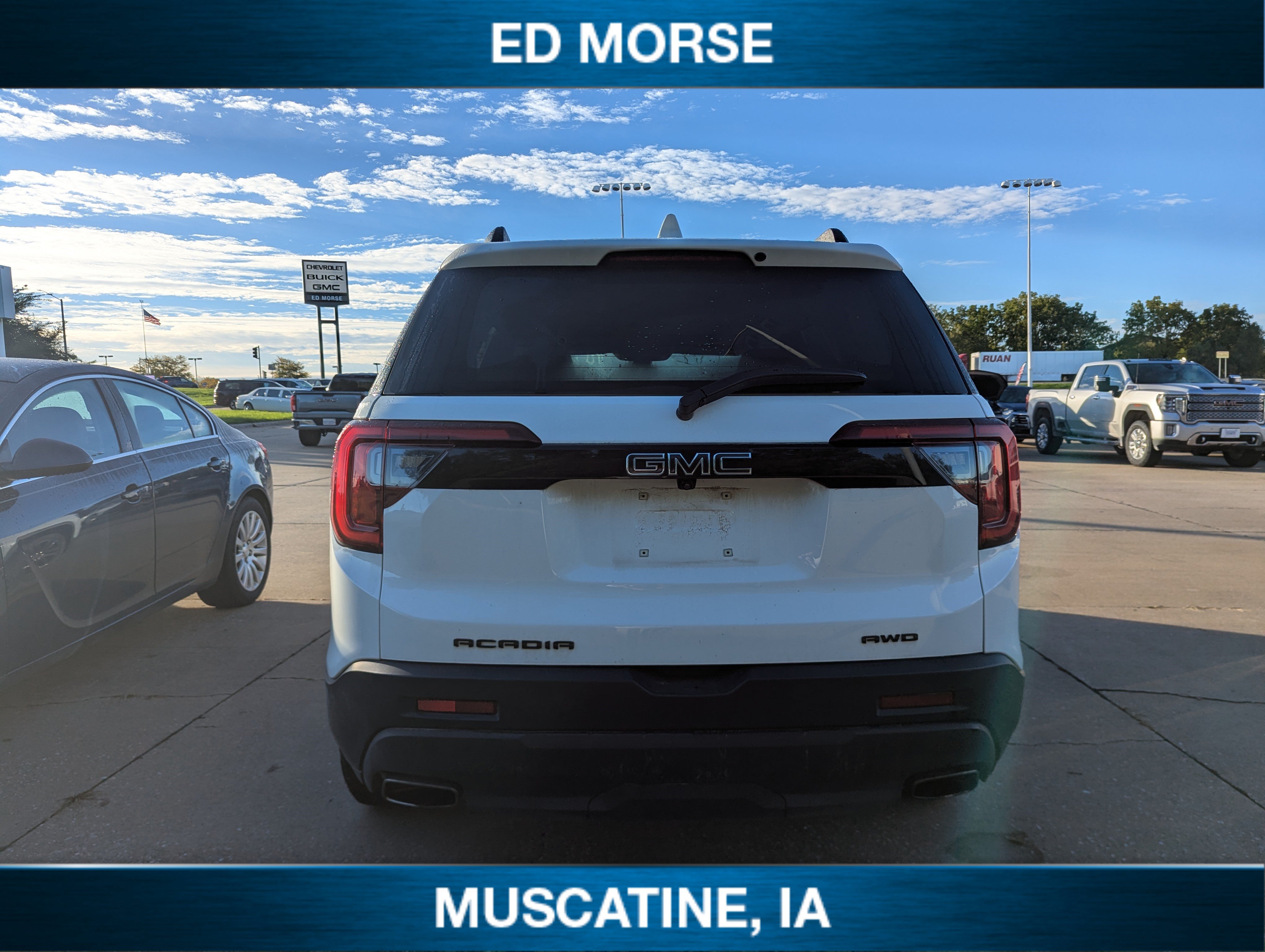 Used 2023 GMC Acadia SLT w/ Elevation Edition AWD/4WD image 6