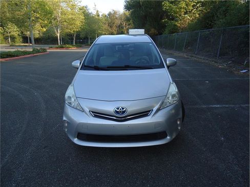 Used 2012 Toyota Prius V Two image 2
