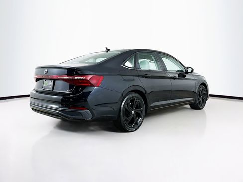 Used 2025 Volkswagen Jetta SE image 9