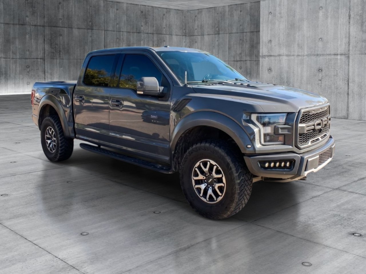 Used 2018 Ford F150 Raptor w/ Equipment Group 802A Luxury AWD/4WD image 26