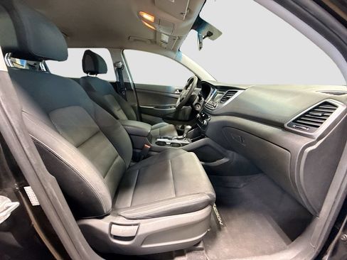 Used 2017 Hyundai Tucson SE FWD image 25
