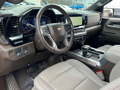 Used 2023 Chevrolet Silverado 1500 LTZ image 28