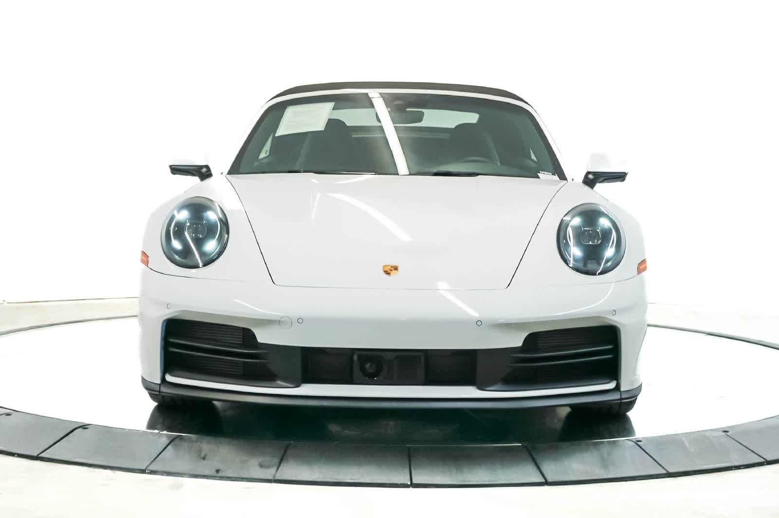 Certified 2025 Porsche 911 Carrera RWD image 6