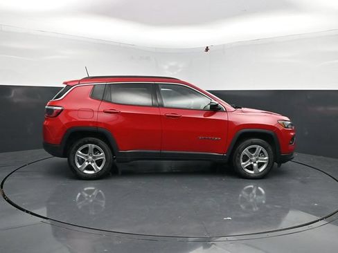 Used 2024 Jeep Compass Latitude AWD/4WD image 10