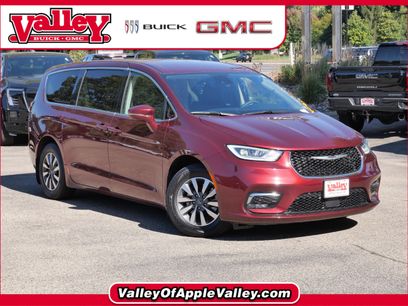 Used 2022 Chrysler Pacifica Touring-L