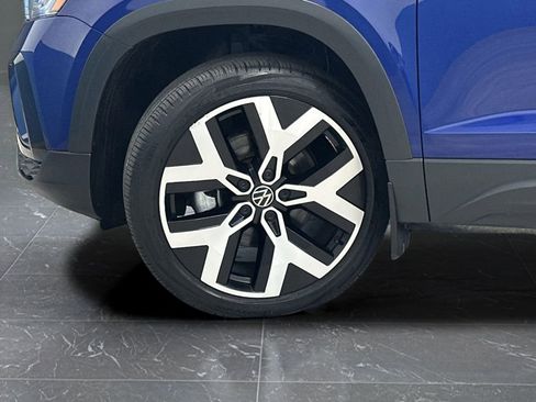 Used 2022 Volkswagen Taos SEL image 34