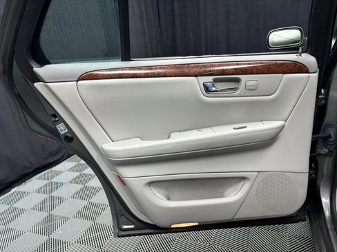 Used 2007 Cadillac DTS Luxury I w/ Sun And Sound Package image 28