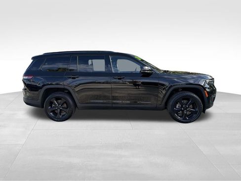 Used 2023 Jeep Grand Cherokee L Laredo image 9