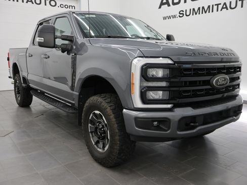 Used 2023 Ford F250 XLT w/ Black Appearance Package AWD/4WD image 2