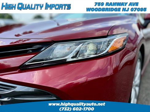 Used 2018 Toyota Camry LE FWD image 38
