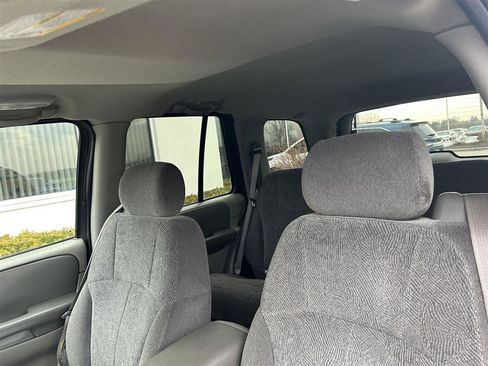 Used 2004 Chevrolet TrailBlazer LS w/ LS Preferred Equipment Group image 12