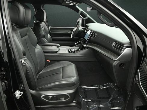 Used 2023 Jeep Wagoneer Series II image 23