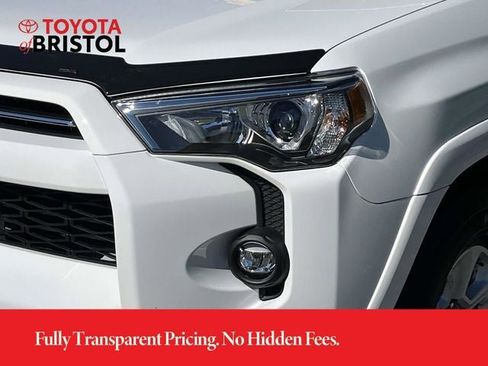 Used 2021 Toyota 4Runner SR5 Premium w/ Moonroof Package AWD/4WD image 10