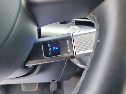 Used 2024 Hyundai Kona Limited FWD image 23