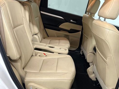 Used 2015 Toyota Highlander XLE AWD/4WD image 32