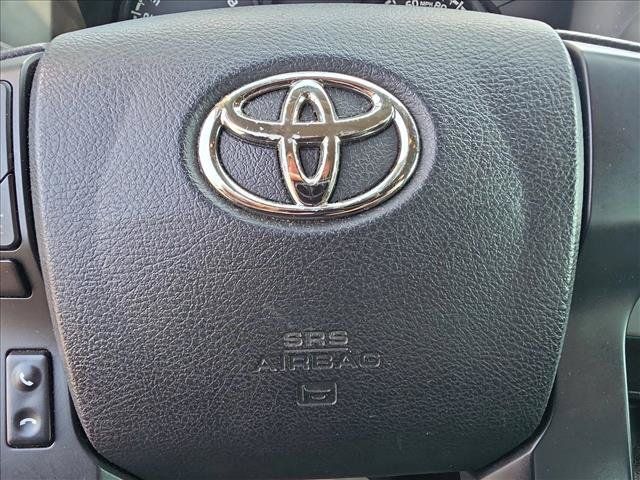 Used 2017 Toyota Tacoma SR RWD image 14