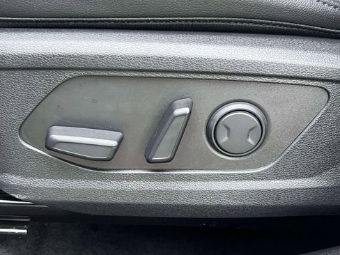 Used 2025 Kia Sportage EX w/ Premium Package image 17