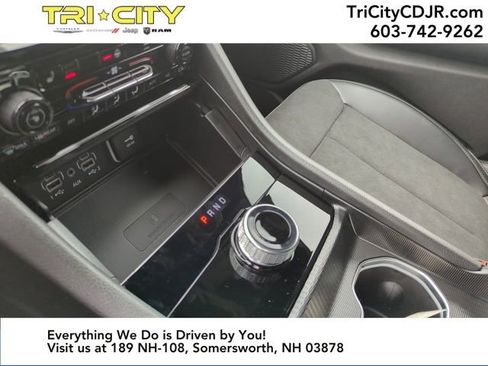 New 2025 Jeep Grand Cherokee Altitude image 23