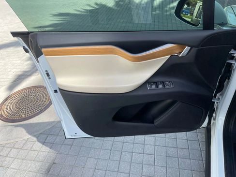 Used 2018 Tesla Model X 100D image 52