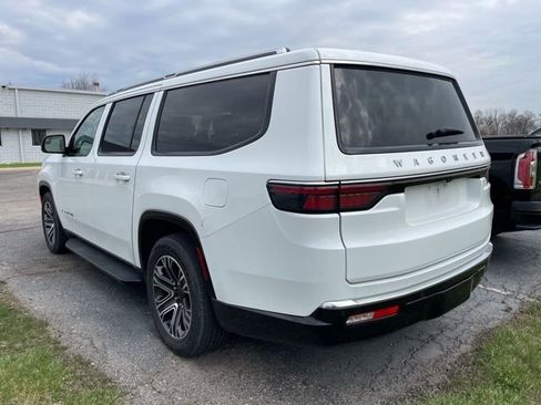 Used 2023 Jeep Wagoneer L Series II image 5