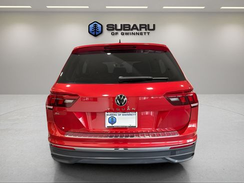 Used 2023 Volkswagen Tiguan SE w/ Panoramic Sunroof Package FWD image 4