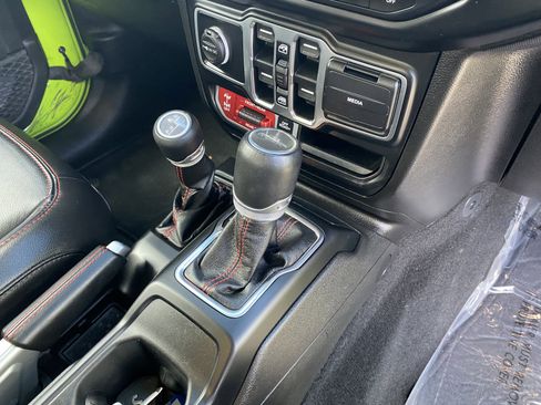 Used 2021 Jeep Gladiator Rubicon image 16