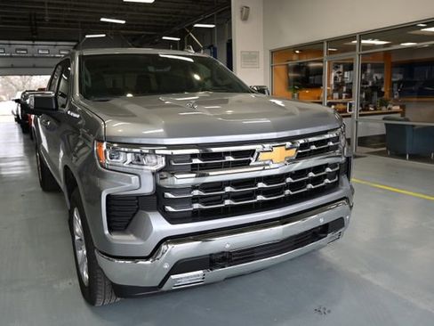 New 2026 Chevrolet Silverado 1500 LTZ w/ LTZ Premium Package AWD/4WD image 3