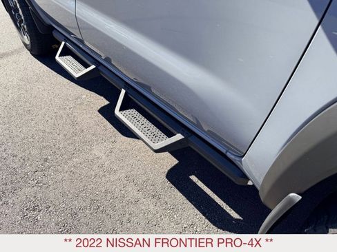 Used 2022 Nissan Frontier PRO-4X w/ Technology Package image 9