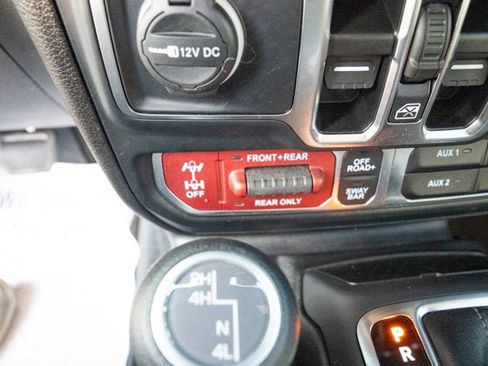 Certified 2024 Jeep Gladiator Rubicon w/ Technology Group image 20