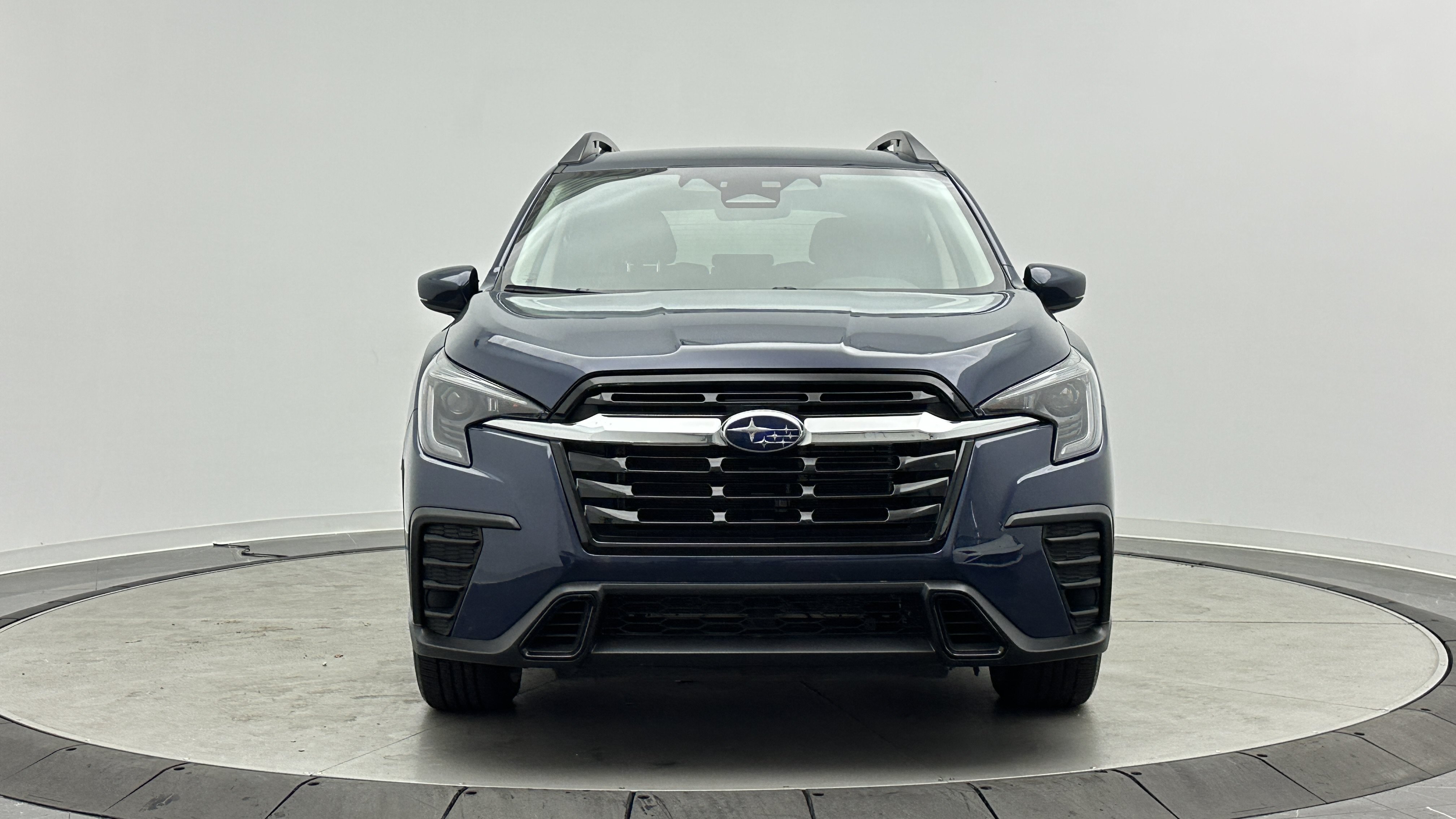 Used 2025 Subaru Ascent Premium AWD/4WD image 2