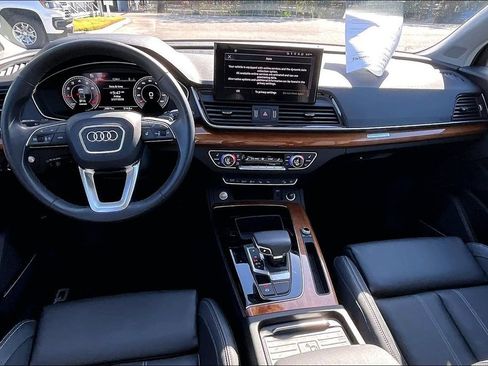 Certified 2023 Audi Q5 2.0T Prestige image 3