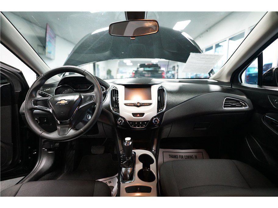 Used 2017 Chevrolet Cruze LS FWD image 13