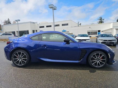 Used 2025 Toyota GR86 w/ ALL Weather Mat Package (TMS) RWD image 8