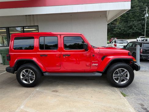 Used 2020 Jeep Wrangler Unlimited Sahara AWD/4WD image 2