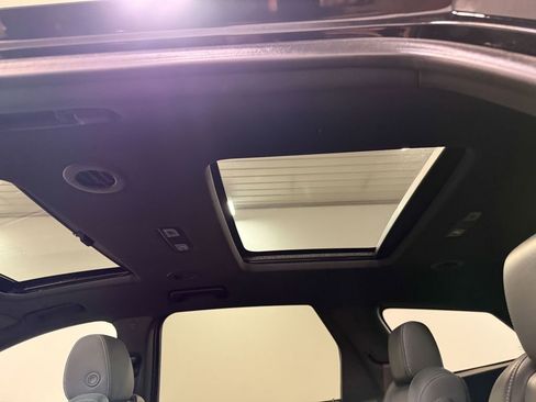 Used 2023 Buick Enclave Essence w/ Experience Buick Package image 10