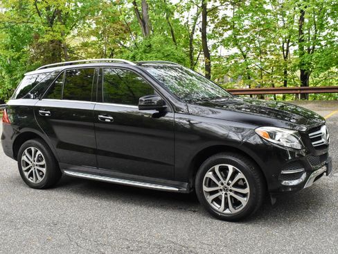 Used 2019 Mercedes-Benz GLE 400 4MATIC image 11
