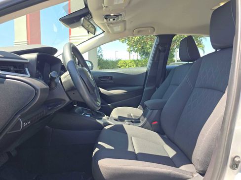Certified 2025 Toyota Corolla LE FWD image 22
