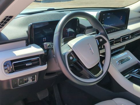 Used 2025 Lincoln Aviator Reserve w/ Illumination Package AWD/4WD image 13