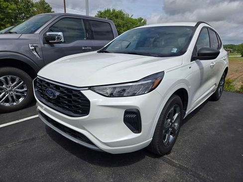 Used 2024 Ford Escape ST-Line w/ Tech Pack #1 AWD/4WD image 4