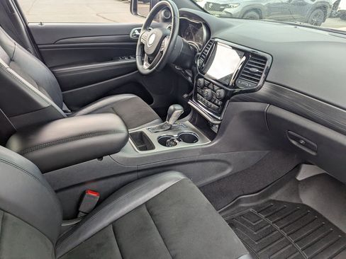 Used 2020 Jeep Grand Cherokee Altitude image 31