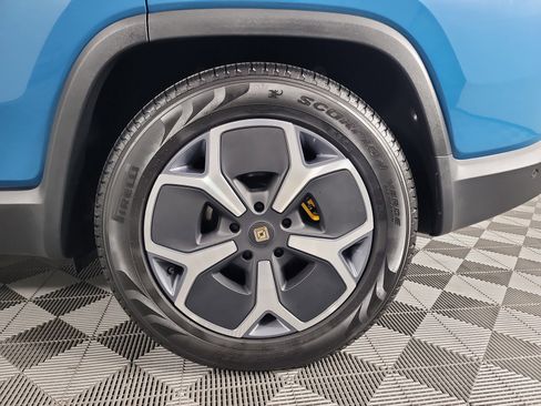 Used 2024 Rivian R1S Adventure AWD/4WD image 10