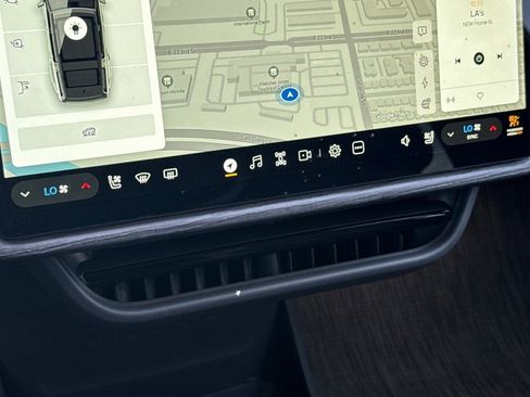 Used 2023 Rivian R1S Launch Edition image 21