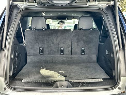 Used 2024 GMC Yukon XL Denali AWD/4WD image 19