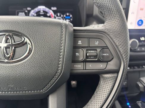Used 2025 Toyota Sequoia TRD Pro AWD/4WD image 22
