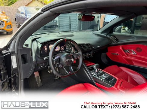 Used 2017 Audi R8 V10 w/ Carbon Exterior Package AWD/4WD image 36