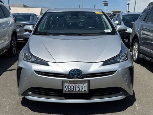 Used 2022 Toyota Prius LE FWD image 3
