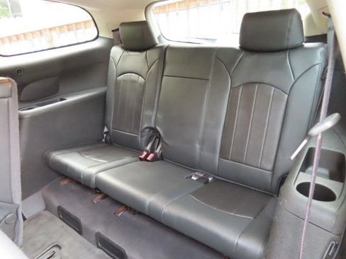 Used 2010 Buick Enclave CXL AWD/4WD image 15